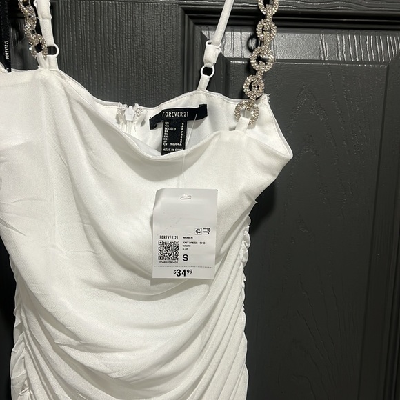 Size small, white dress - Picture 3 of 4